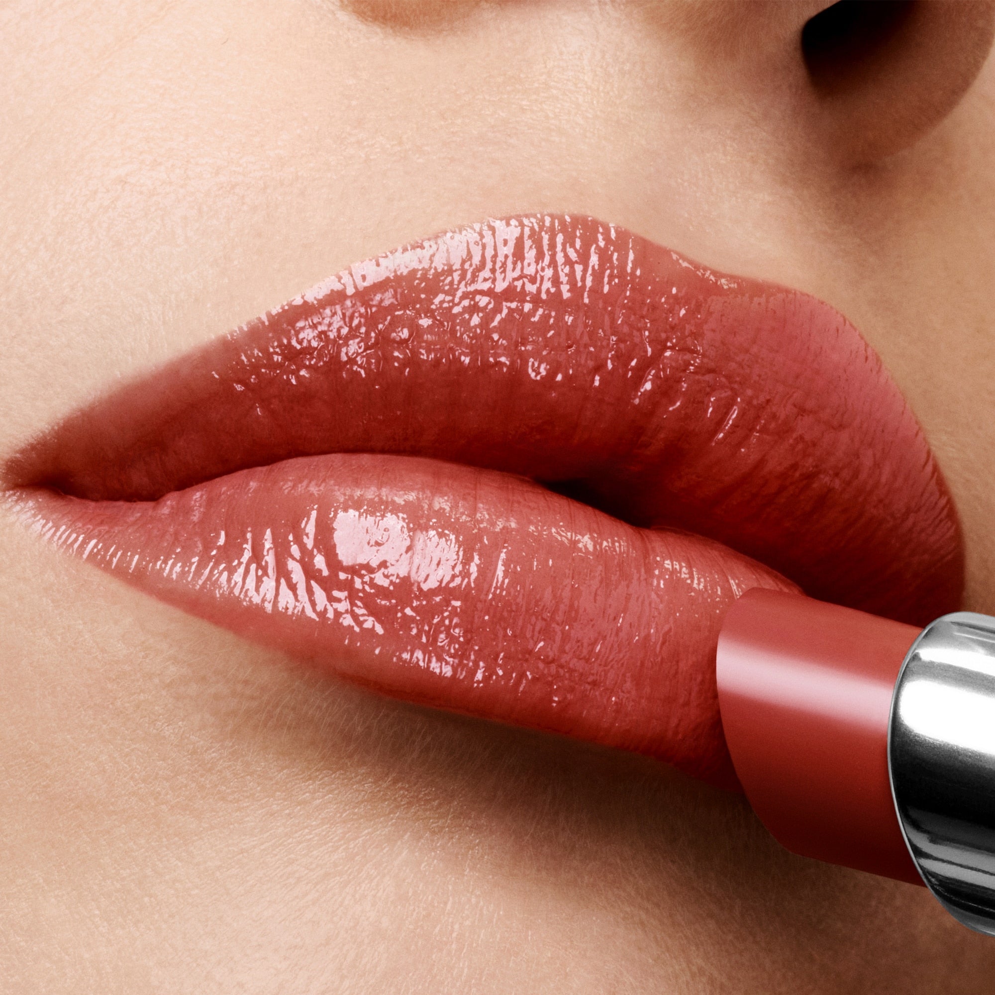 Soleil Neige Ultra-Shine Lip Color - Image 8
